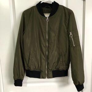 GARAGE THE MUST-HAVE BOMBER JACKET (ARMY GREEN)